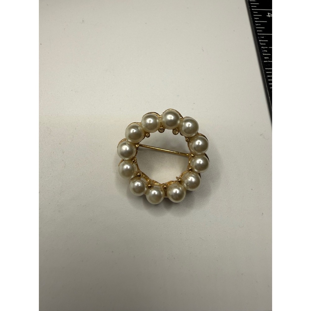 Vintage Gold Tone Faux‎ Pearl Circle Wreath Brooch Pin 1 Inch Classic Jewelry